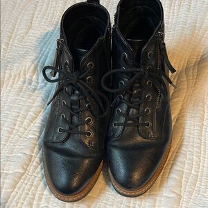 Naturalizer Black Leather Lace-Up Ankle Boots